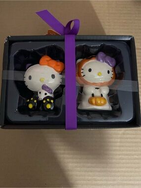 Hello Kitty Halloween Salt & Pepper Shakers - White, Purple & Orange